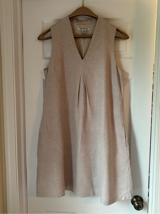 Tommy Bahama Dresses & Skirts - Tommy Bahama Linen Blend Sleeveless V-Neck Shift Dress w/ Pockets